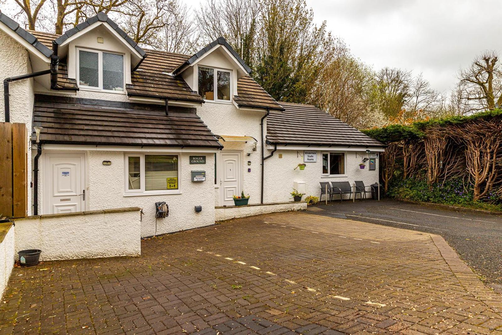 Roger Ground Guest House - With Onsite Car Parking Windermere Exterior foto