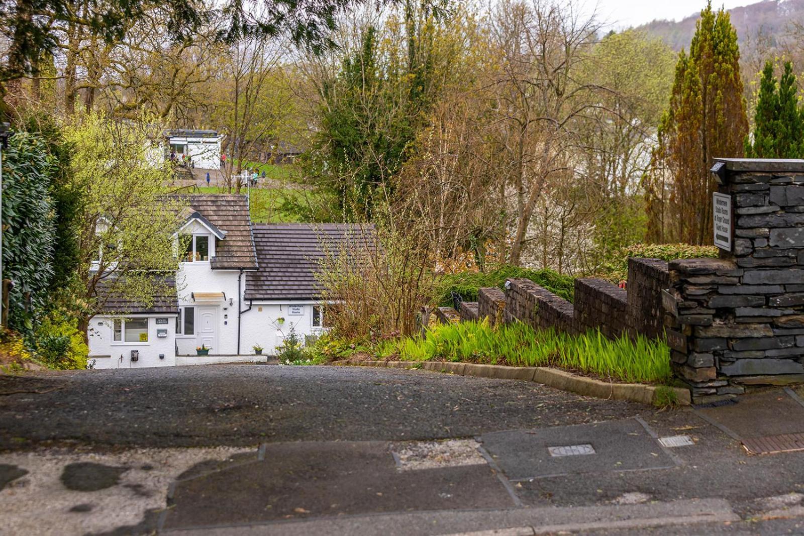 Roger Ground Guest House - With Onsite Car Parking Windermere Exterior foto