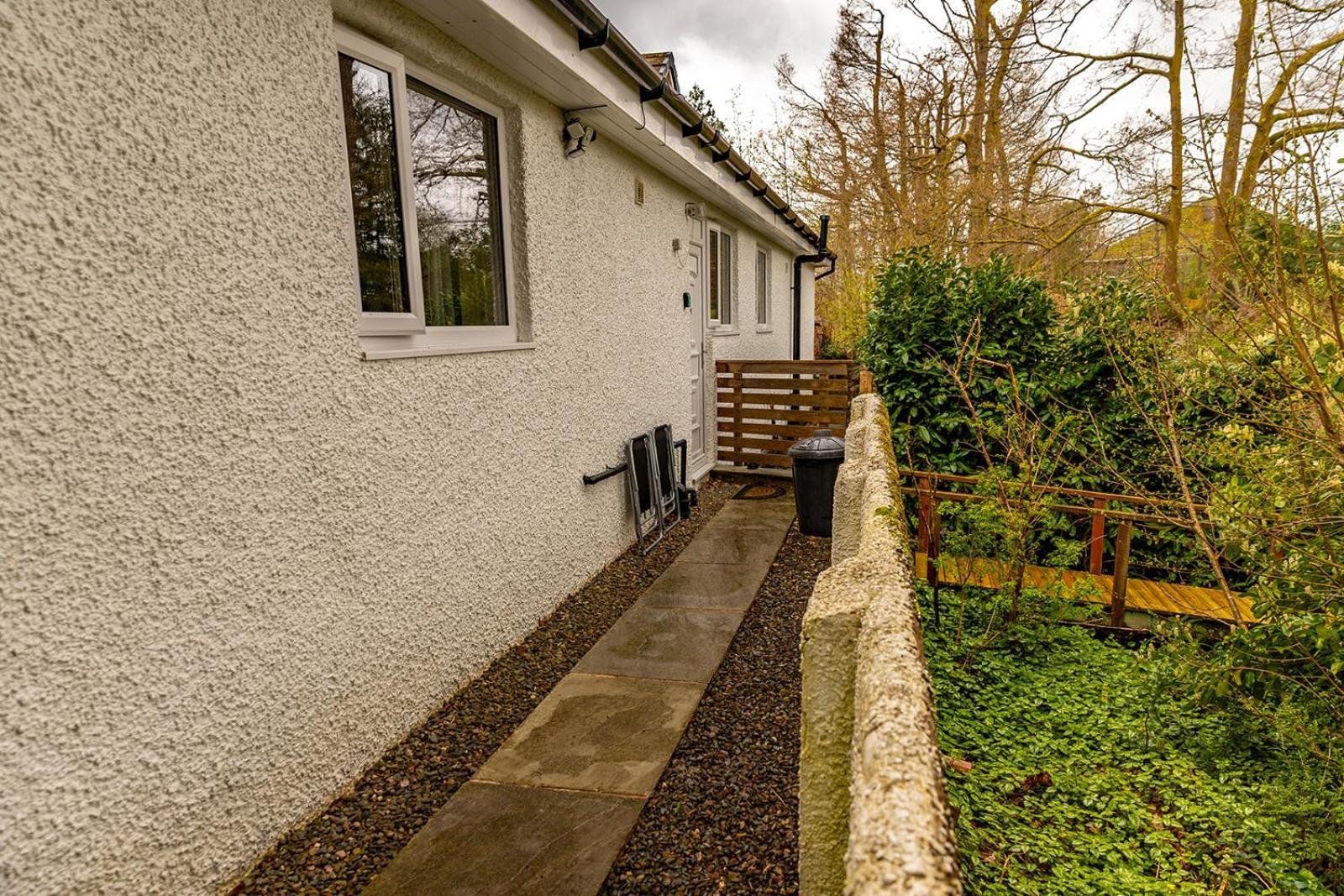 Roger Ground Guest House - With Onsite Car Parking Windermere Exterior foto