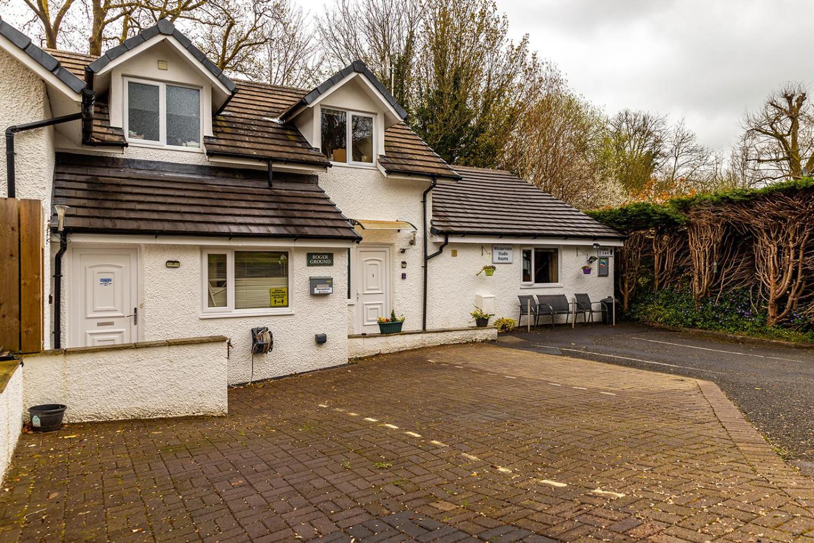 Roger Ground Guest House - With Onsite Car Parking Windermere Exterior foto