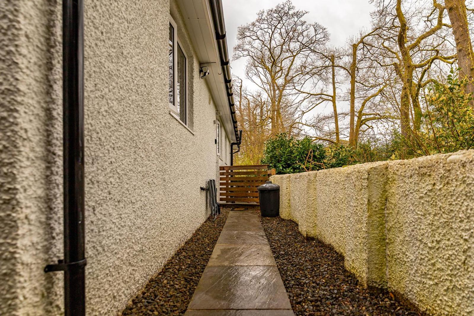 Roger Ground Guest House - With Onsite Car Parking Windermere Exterior foto